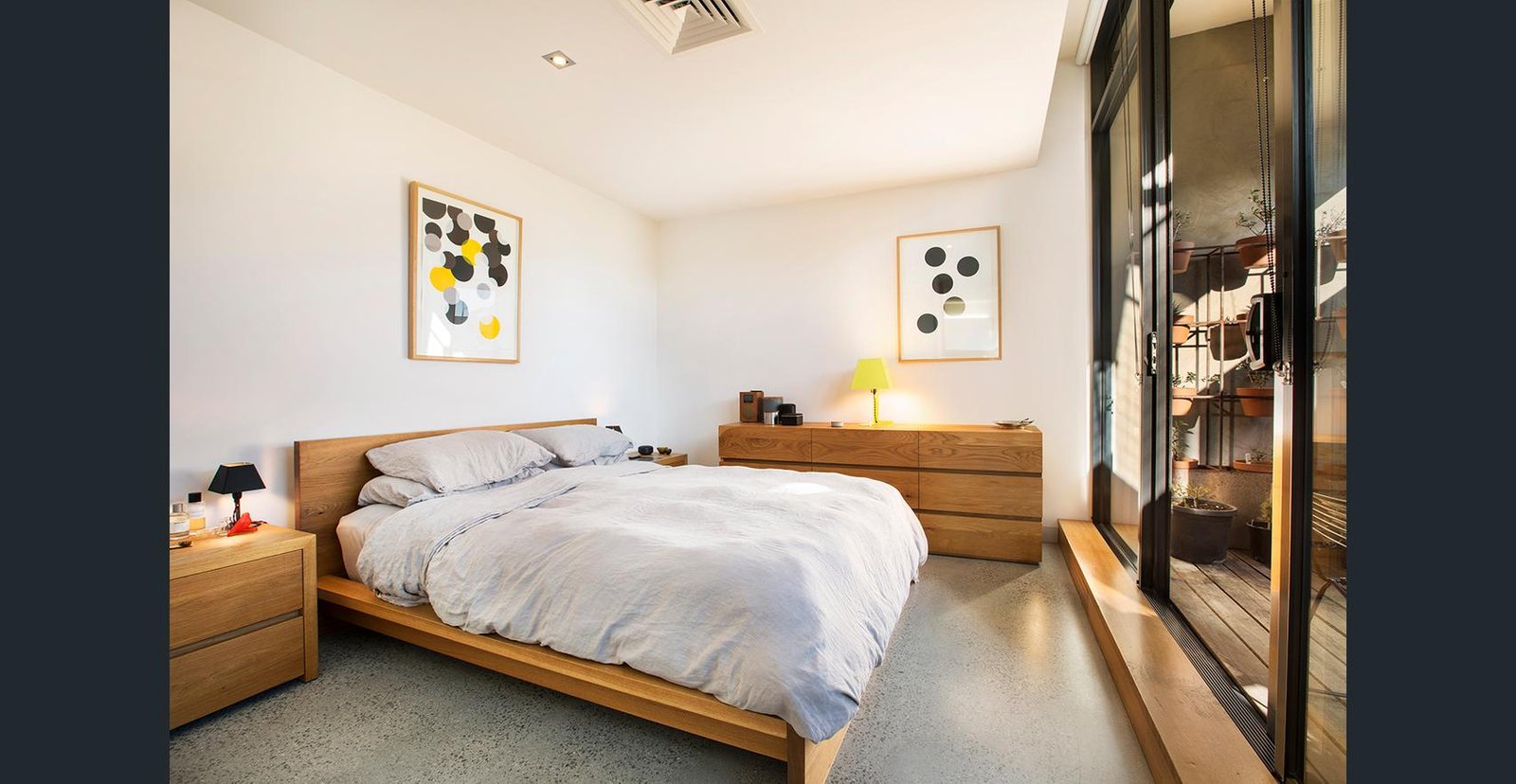 Gallery: 411/78. Inkerman Street