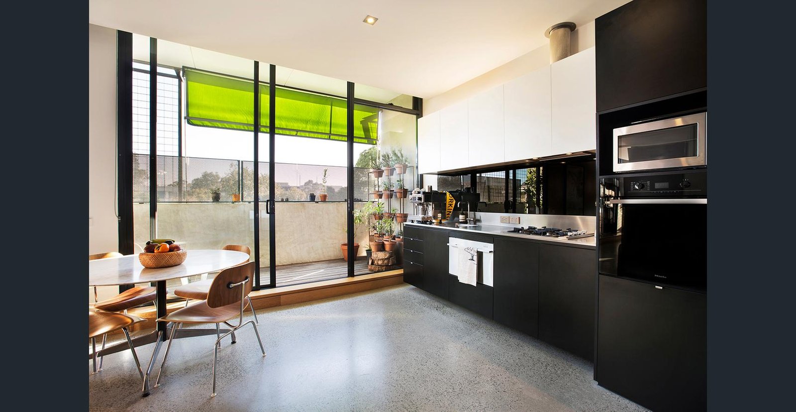 Gallery: 411/78. Inkerman Street