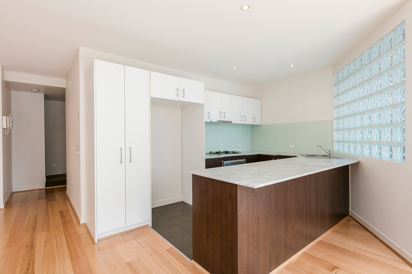 Gallery: 4/119-121 Tennyson Street