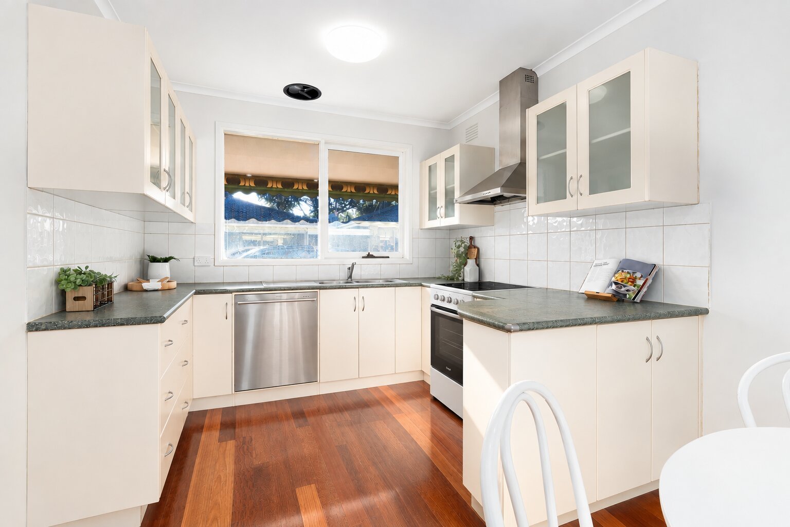 Gallery: 4/12 Boyne Avenue