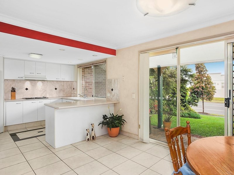 41/2 Cassowary Drive BURLEIGH WATERS 2