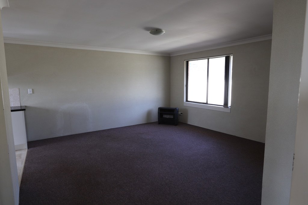 4/12 Gilbert Street TUMBARUMBA 2