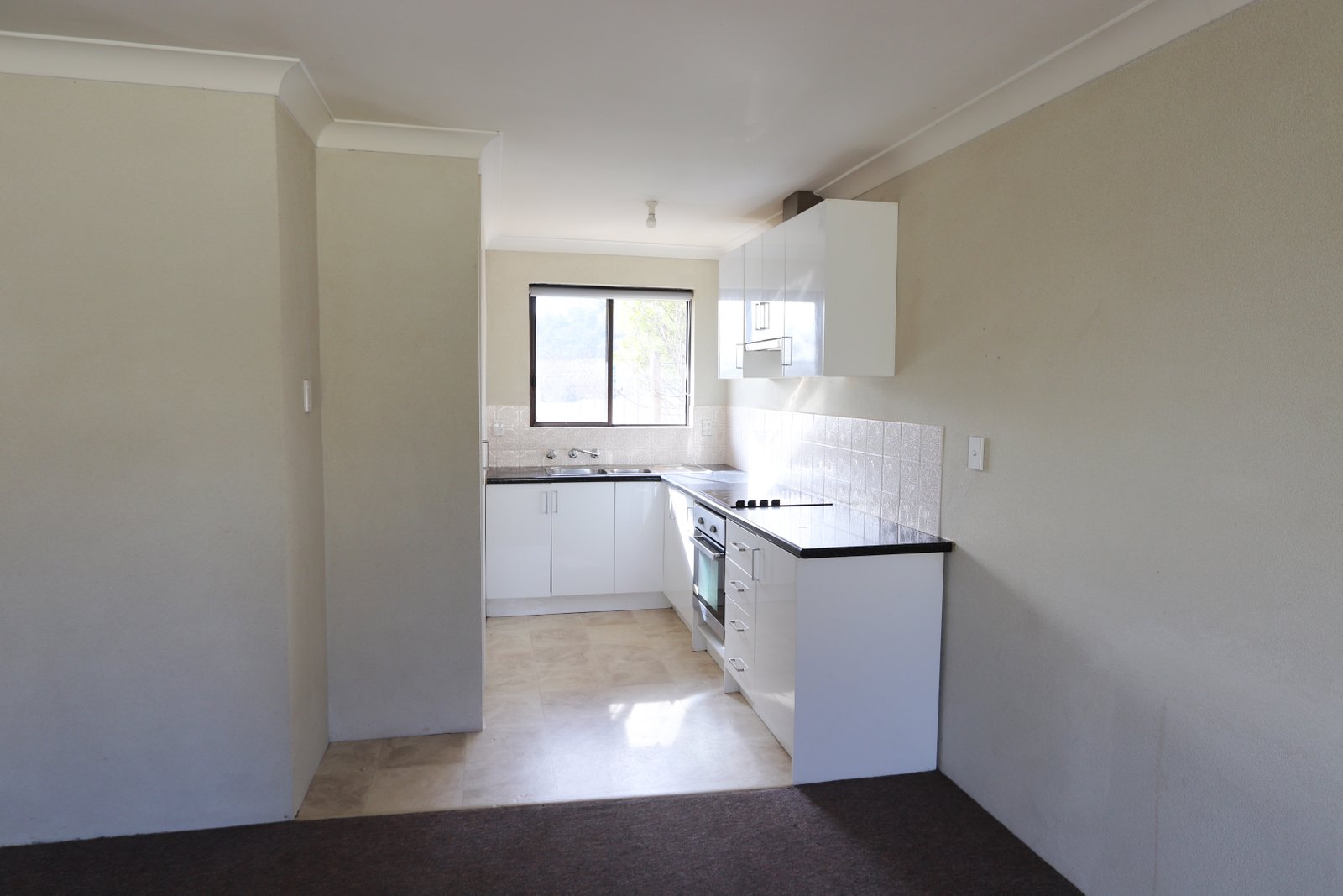 4/12 Gilbert Street TUMBARUMBA 2