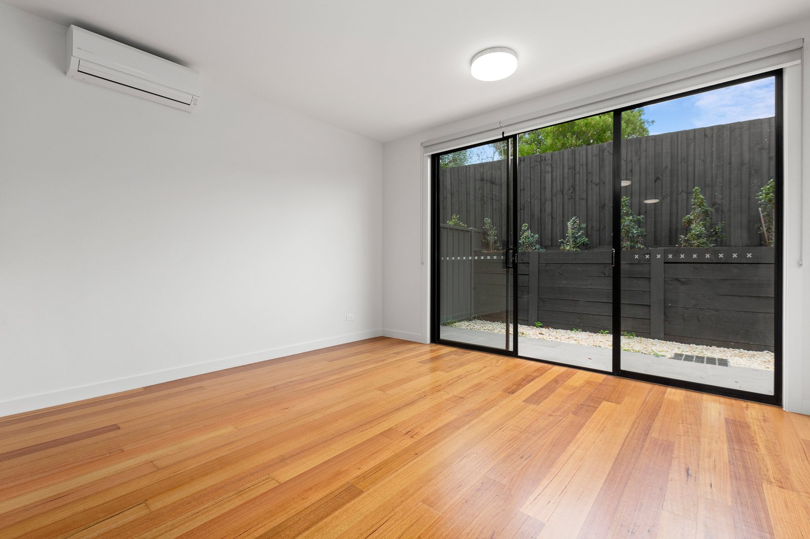 Gallery: 4/12 Gleniffer Avenue