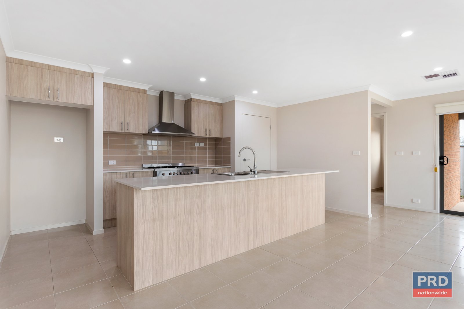 4/12 Heinz Street WHITE HILLS 5