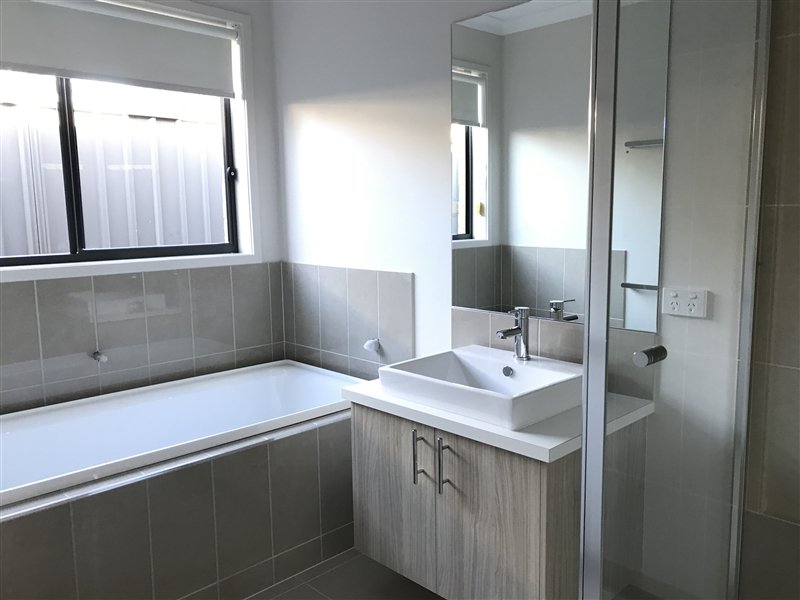 4/12 Heinz Street WHITE HILLS 5