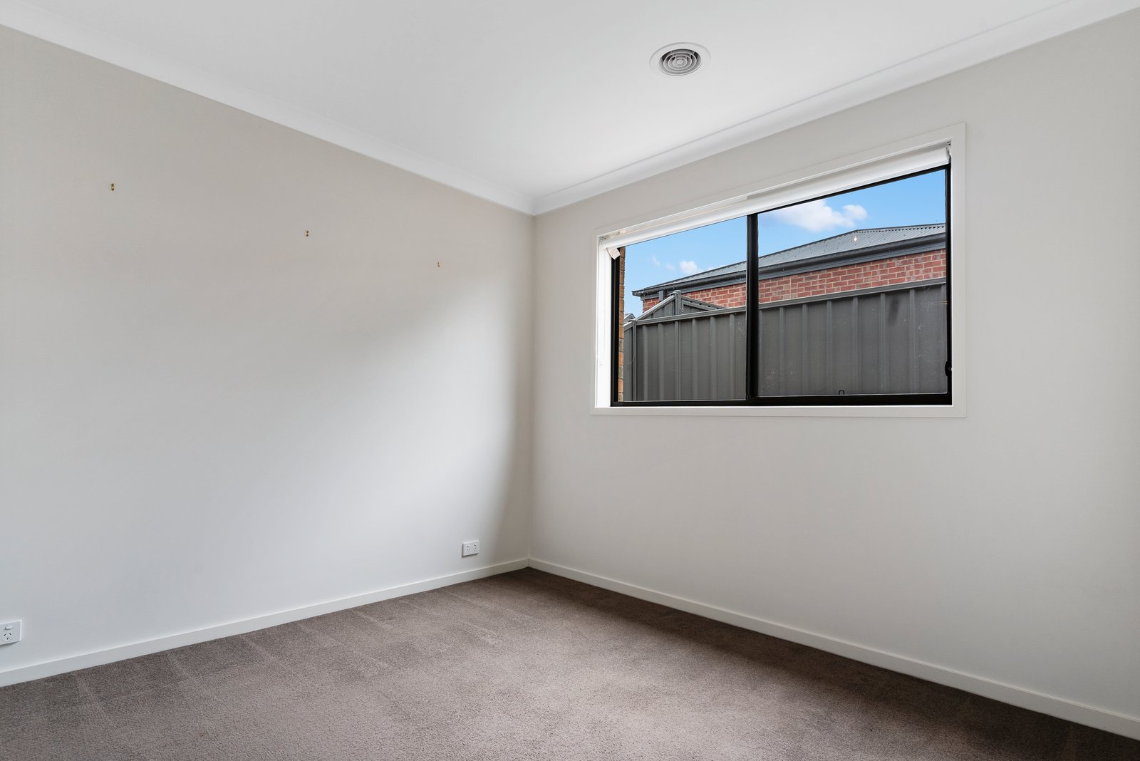 4/12 Heinz Street WHITE HILLS 8