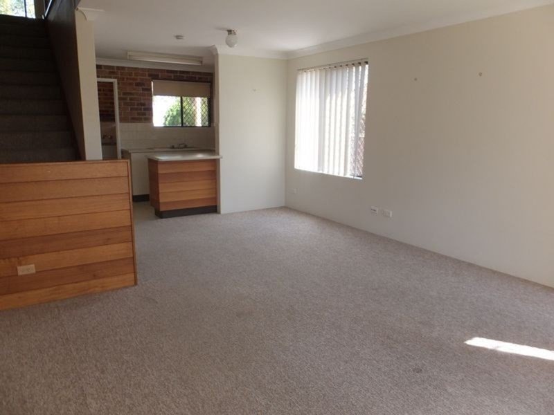 4/12 Illoura Street TAMWORTH 3