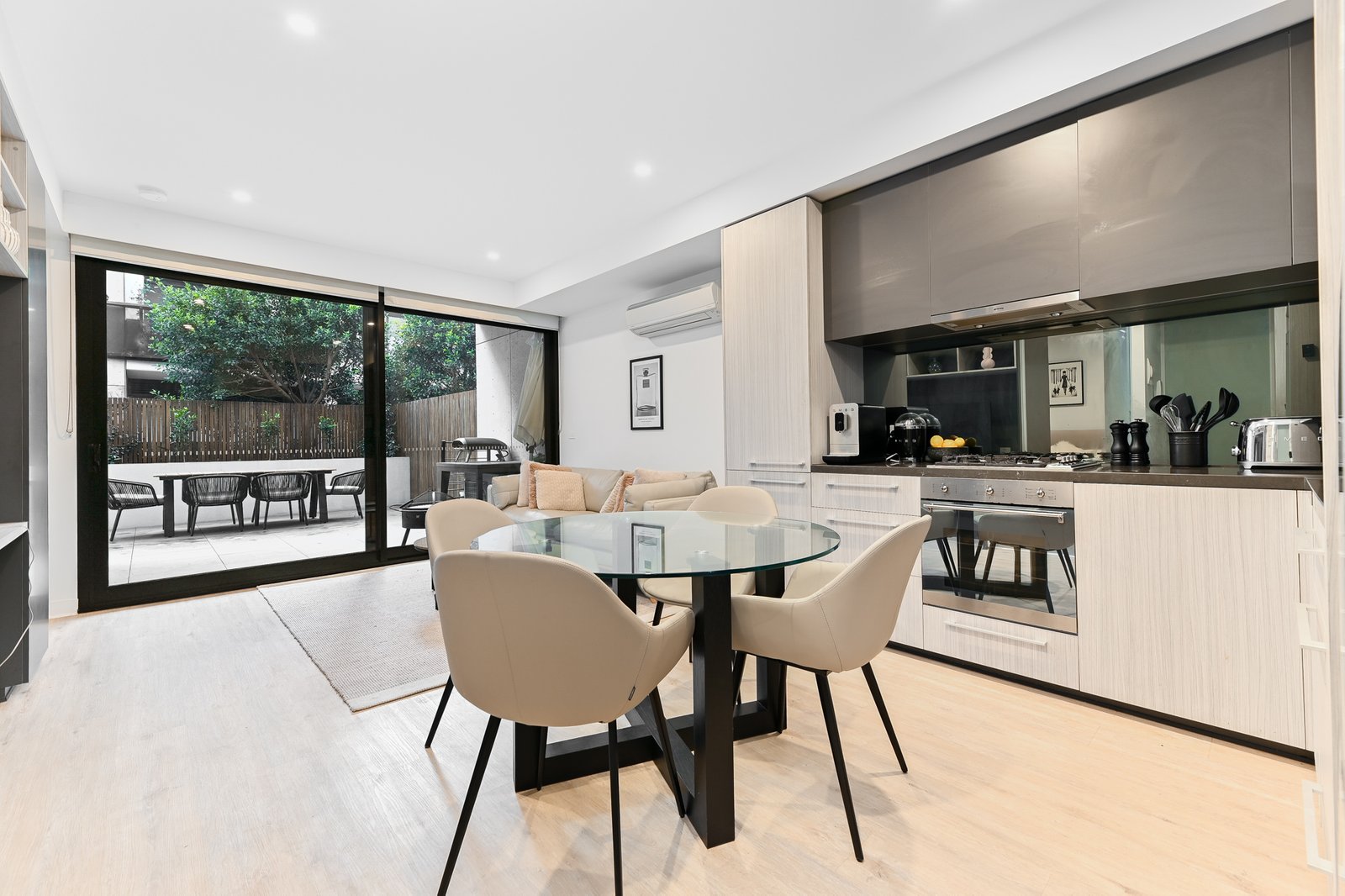Gallery: 4/12 Illowa Street