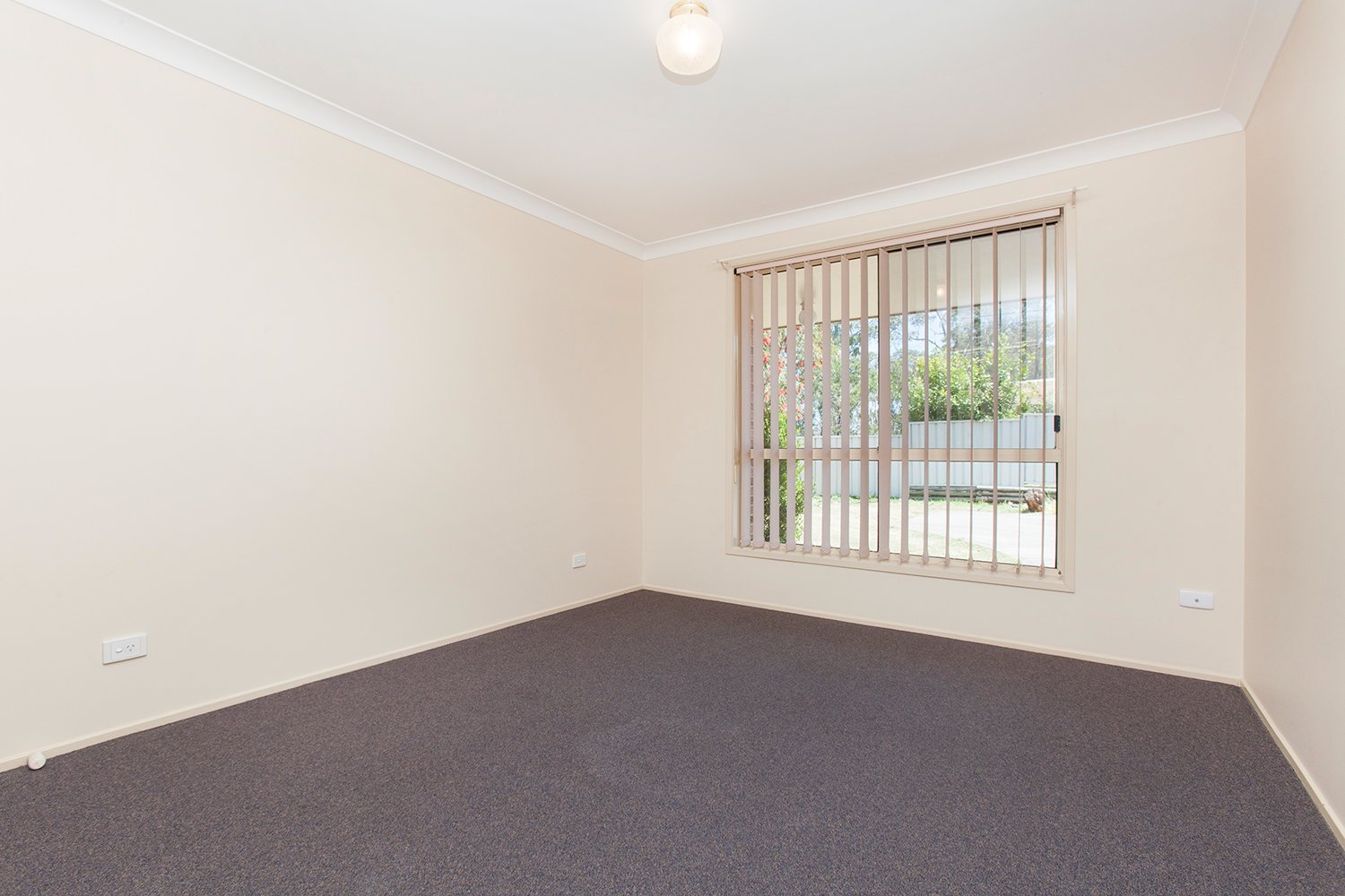 4/12 Proserpine Close ASHTONFIELD 9