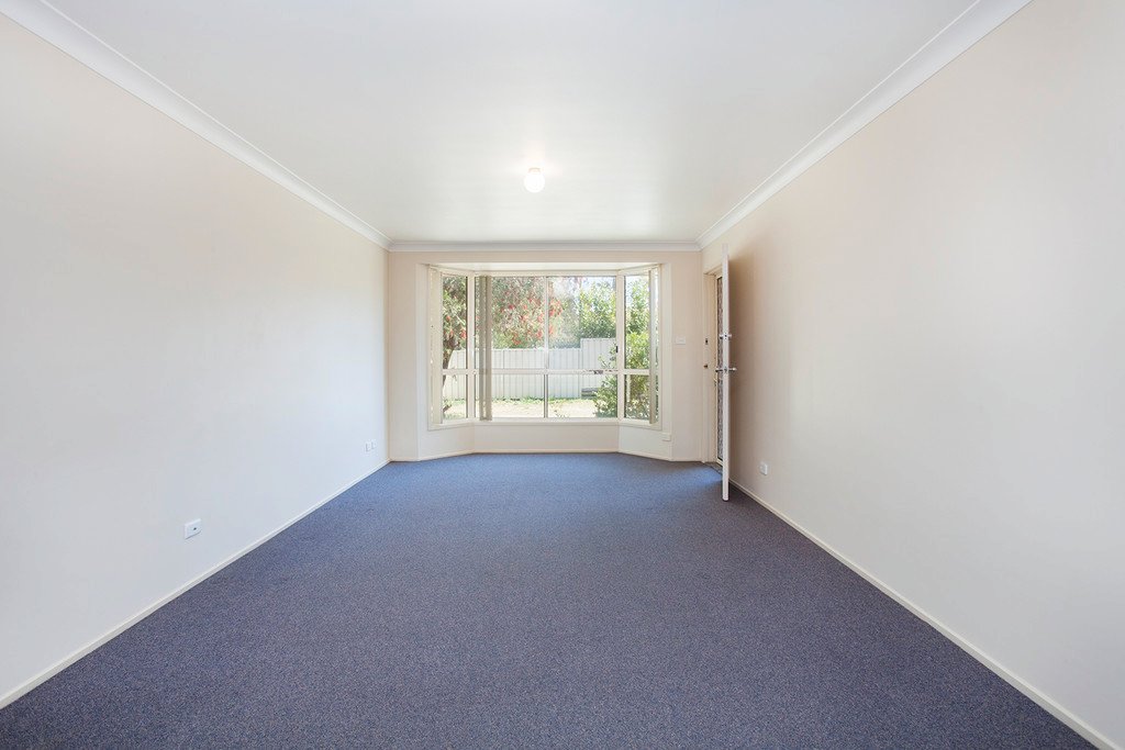 4/12 Proserpine Close ASHTONFIELD 5