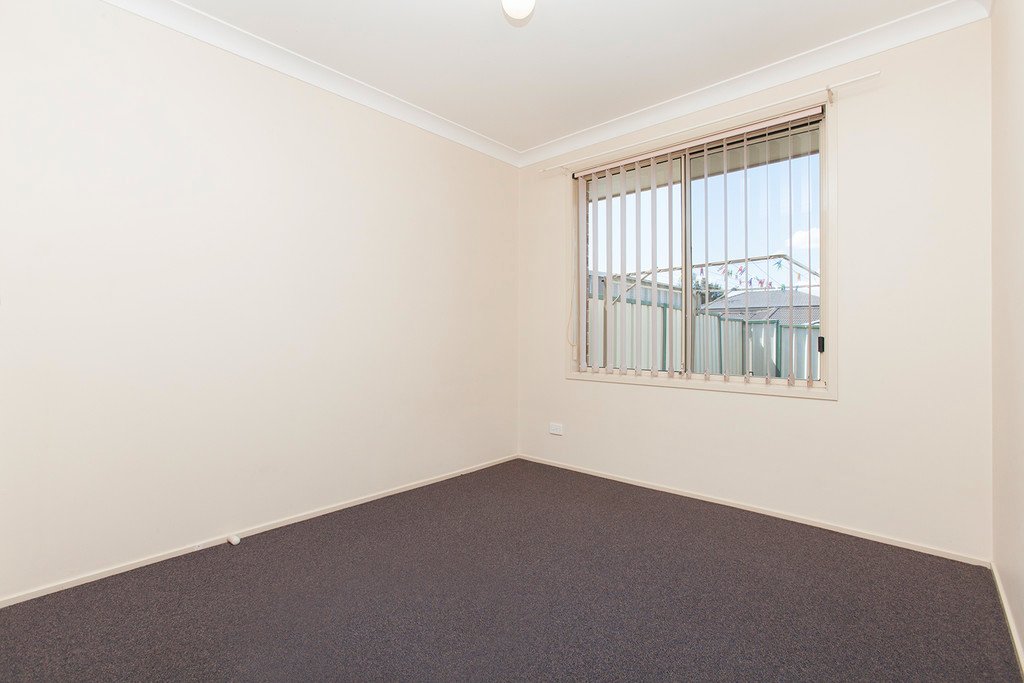 4/12 Proserpine Close ASHTONFIELD 10