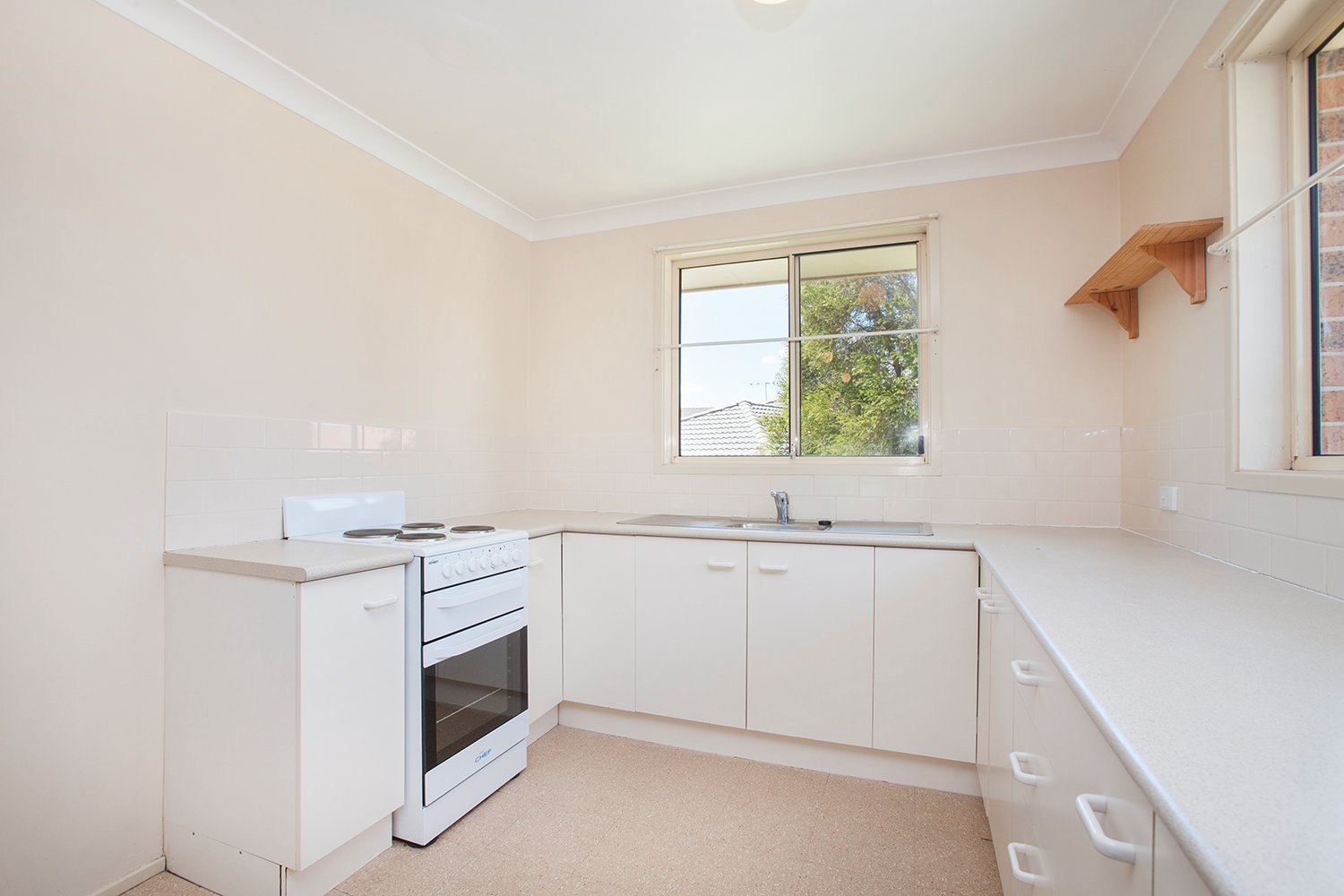 4/12 Proserpine Close ASHTONFIELD 8