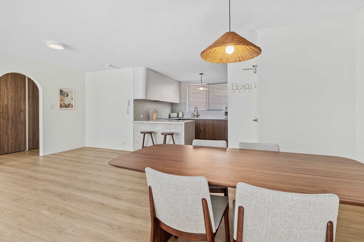 4/12 Second Avenue Broadbeach 10