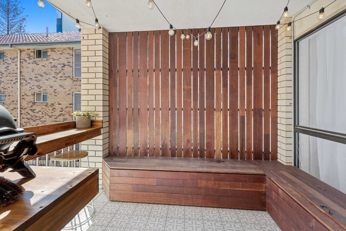 4/12 Second Avenue Broadbeach 12