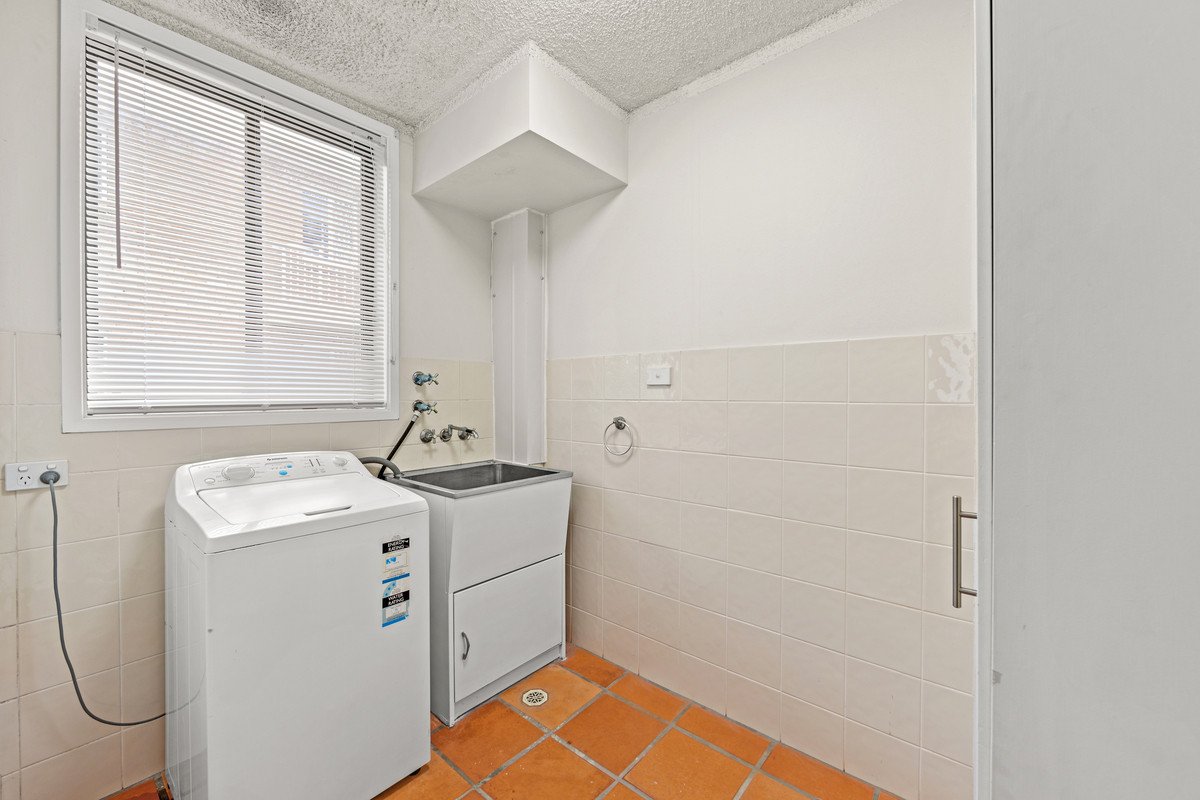 4/12 Second Avenue Broadbeach 9