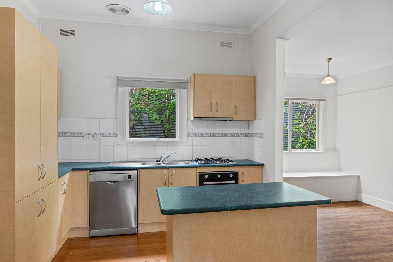 Gallery: 412 Sherrard Street