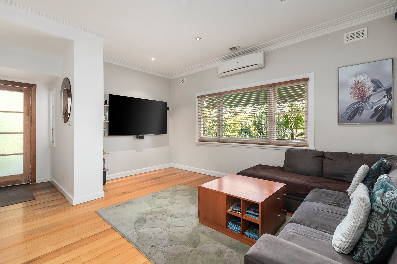 Gallery: 412 Station Street