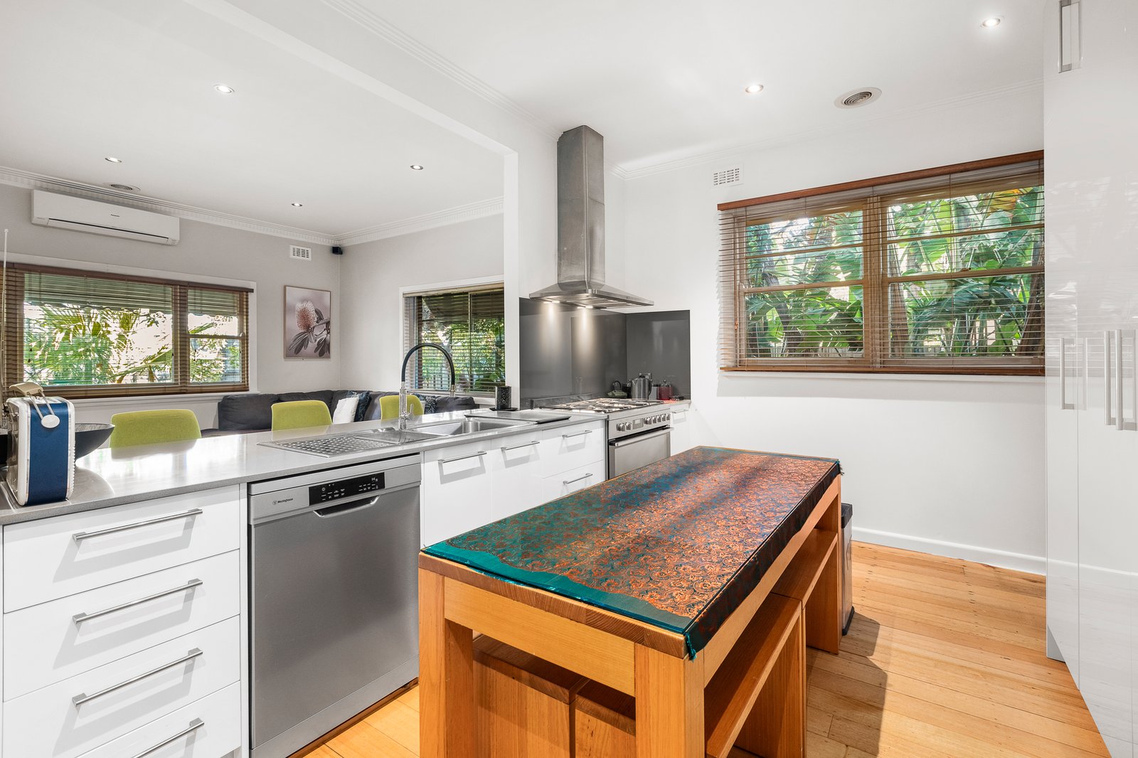 Gallery: 412 Station Street