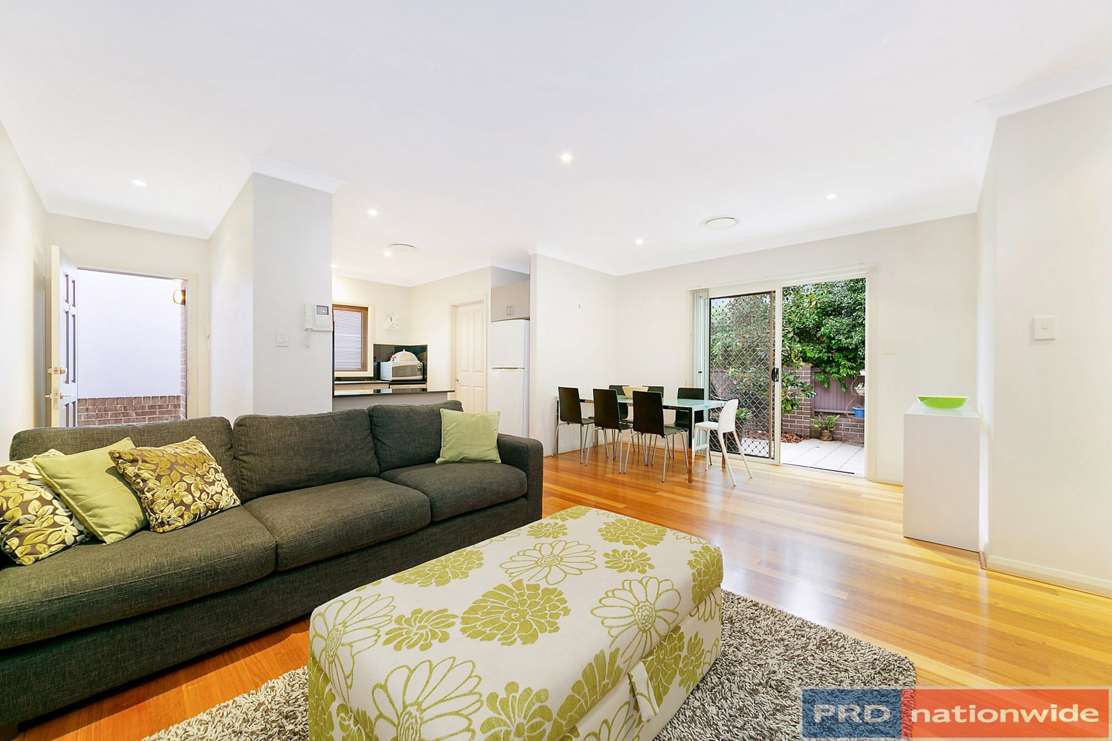 4/12 Yarran Road OATLEY 1