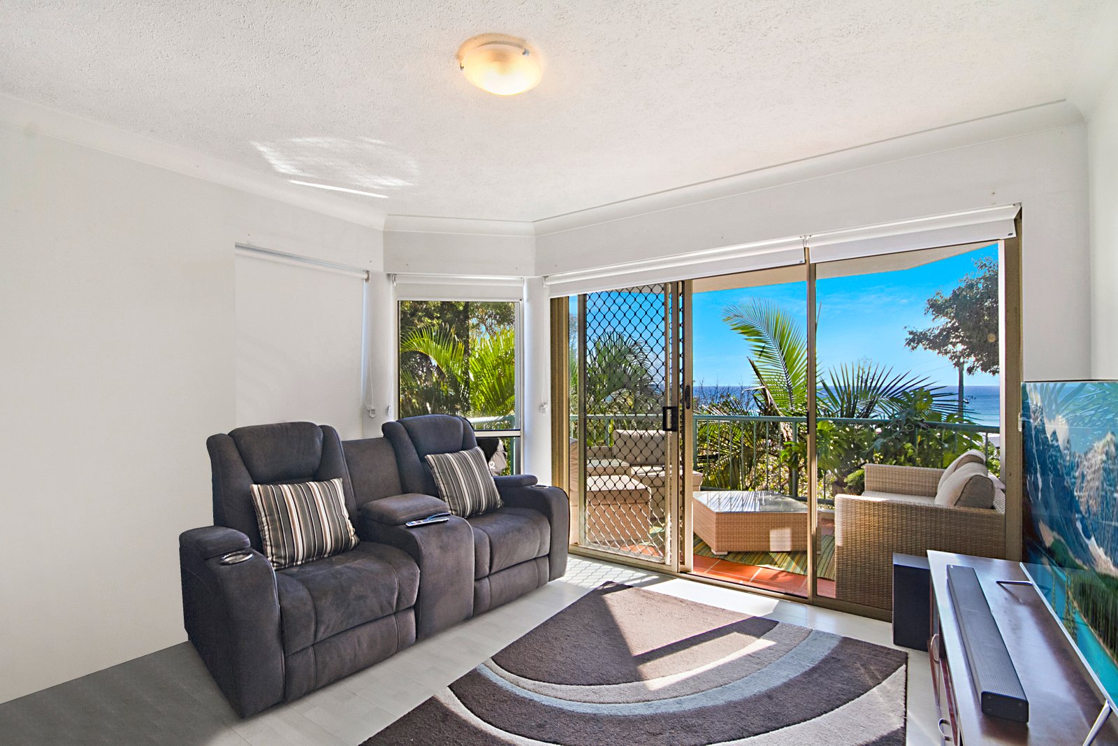 4/122 Musgrave Street COOLANGATTA 2