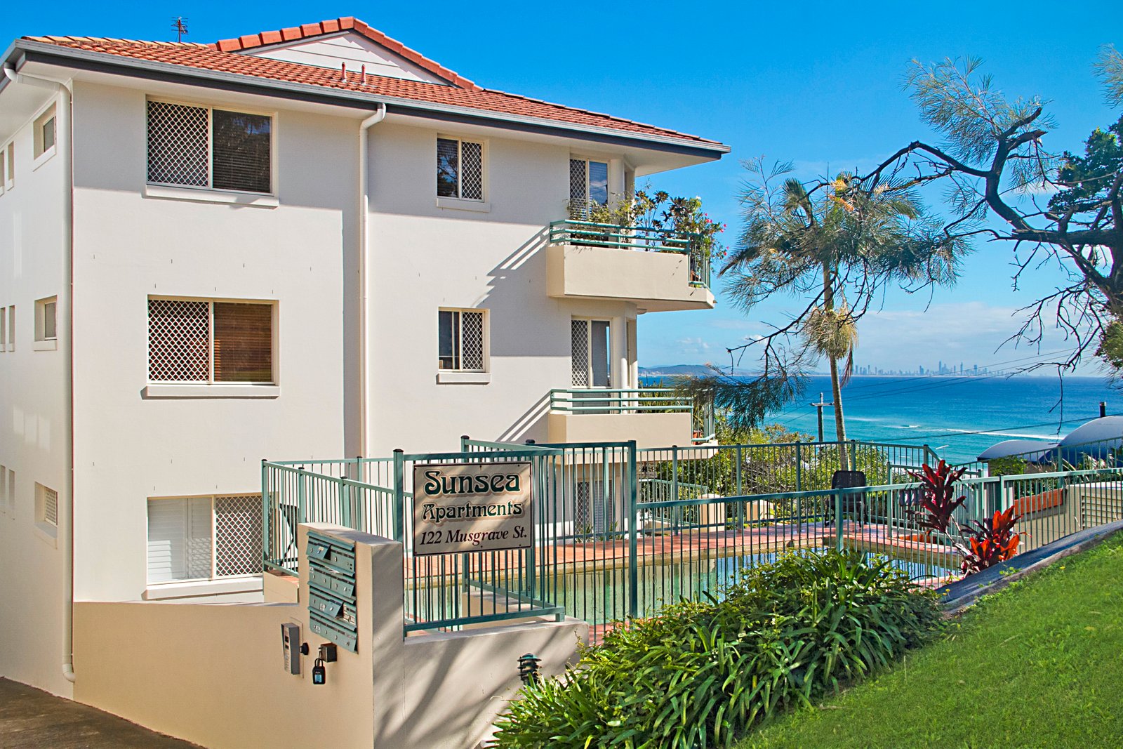 4/122 Musgrave Street COOLANGATTA 1