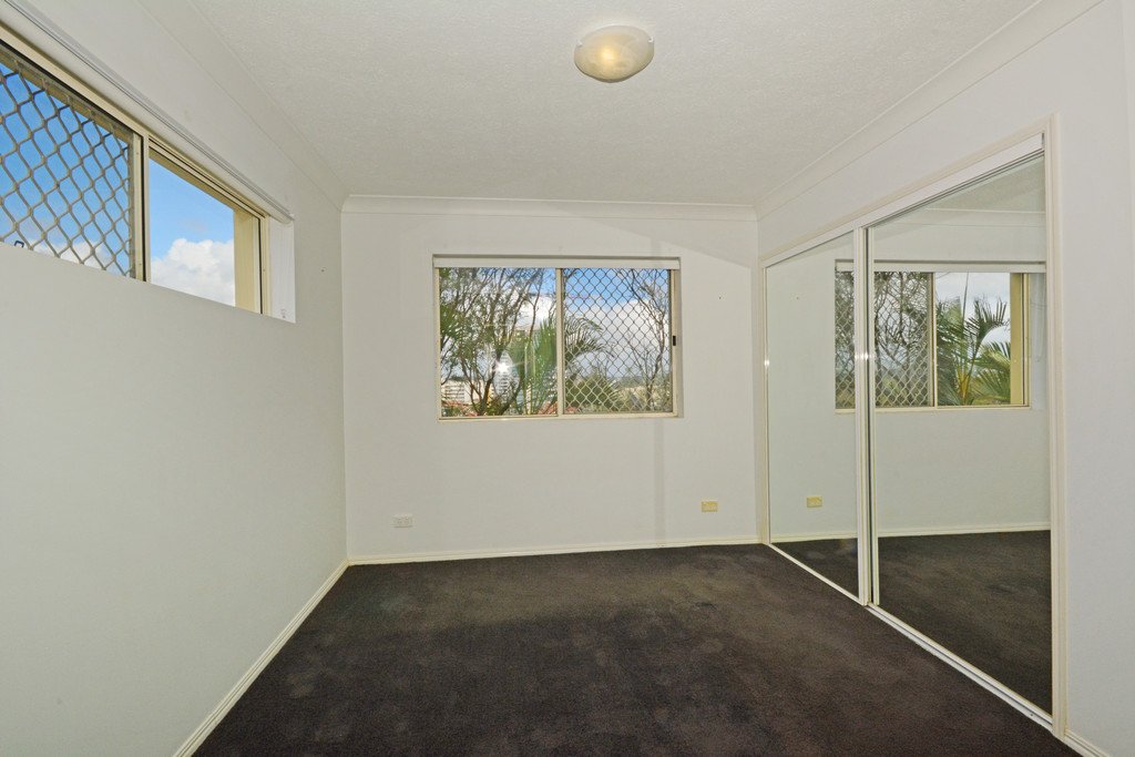 4/122 Musgrave Street COOLANGATTA 5
