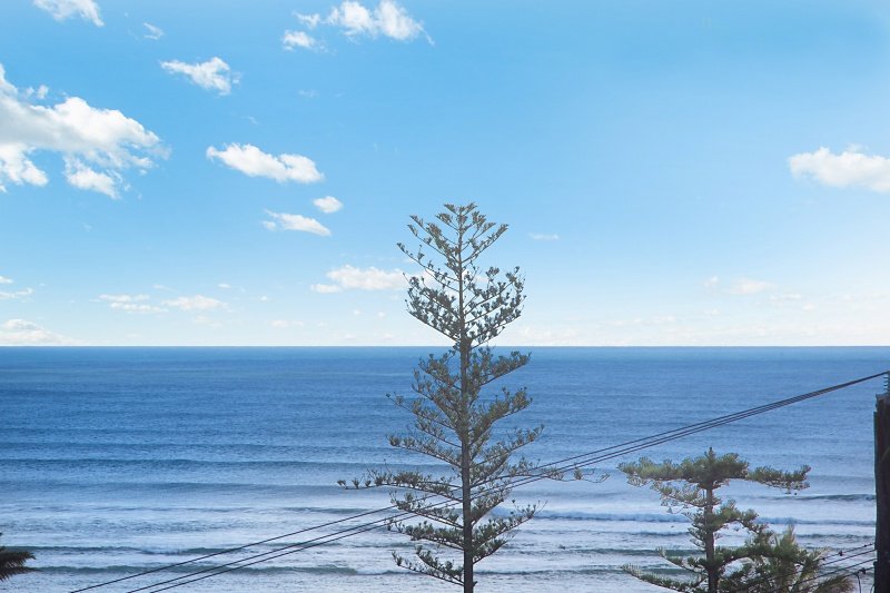 4/122 Musgrave Street COOLANGATTA 9