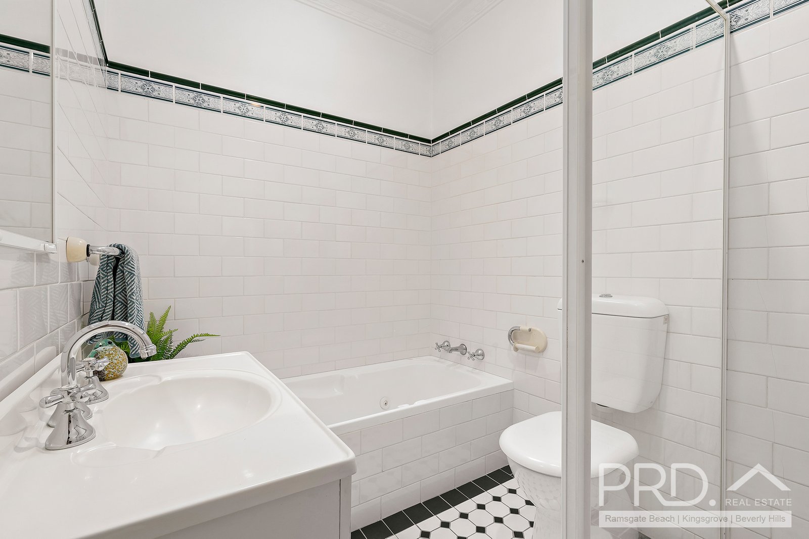 4/122 West Botany Street ARNCLIFFE 7