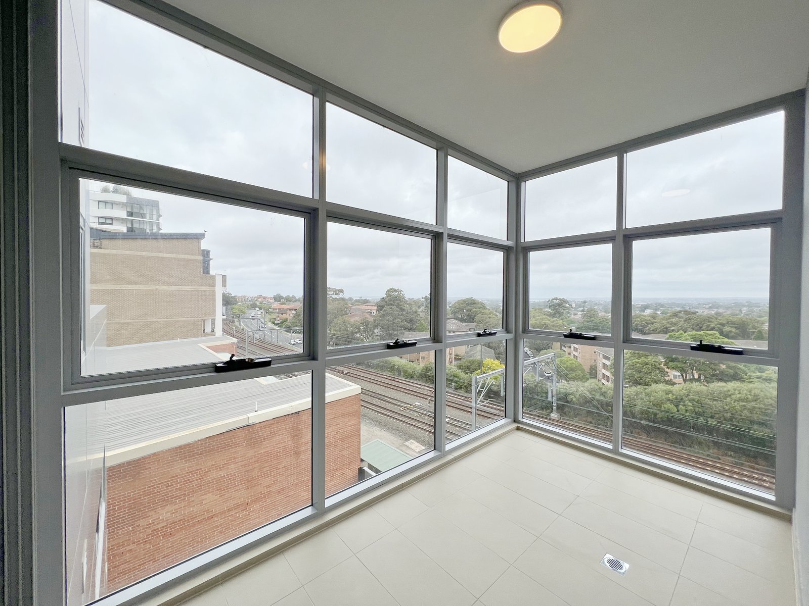 412/21 Treacy Street HURSTVILLE 1