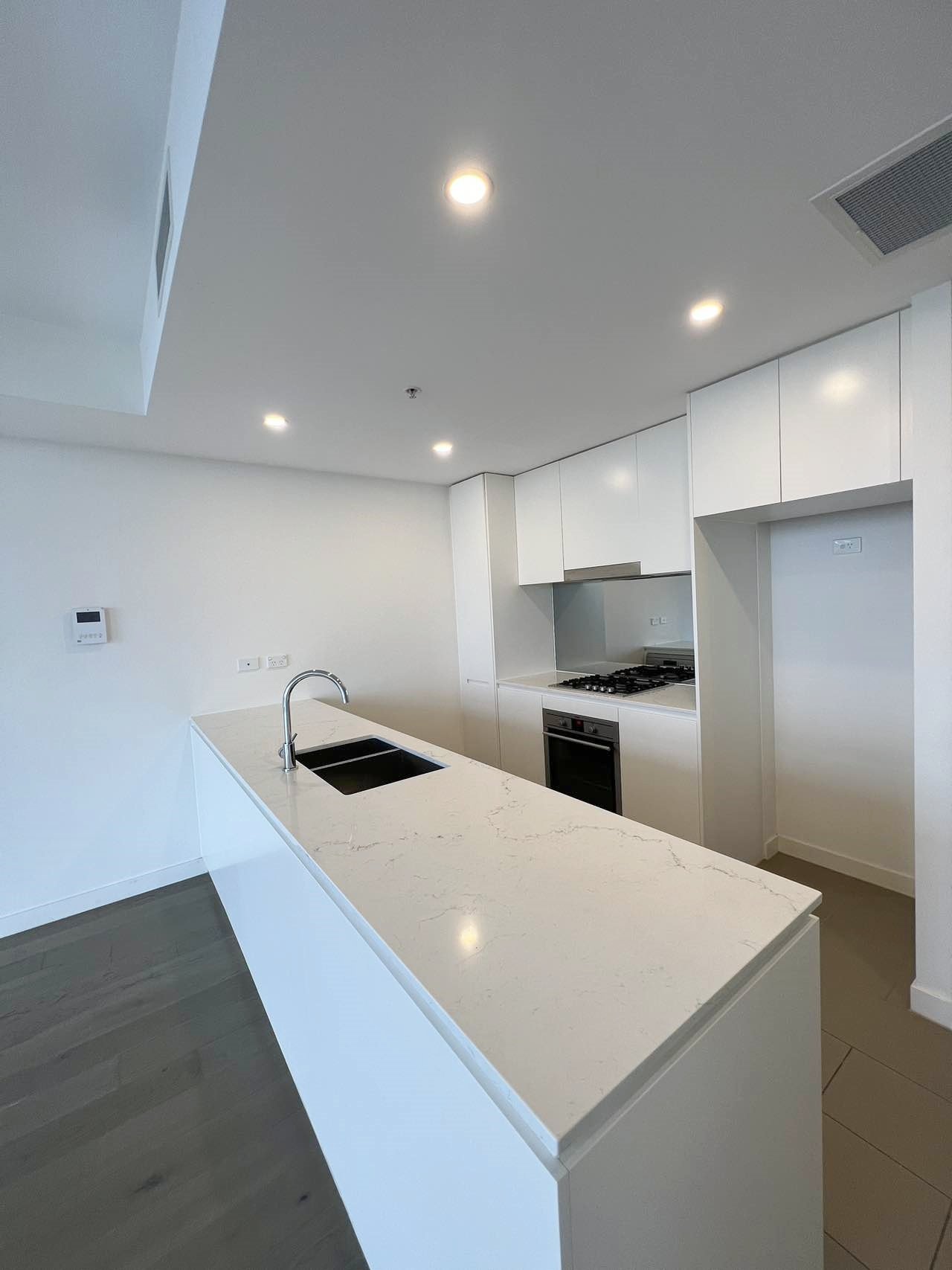 412/21 Treacy Street HURSTVILLE 3