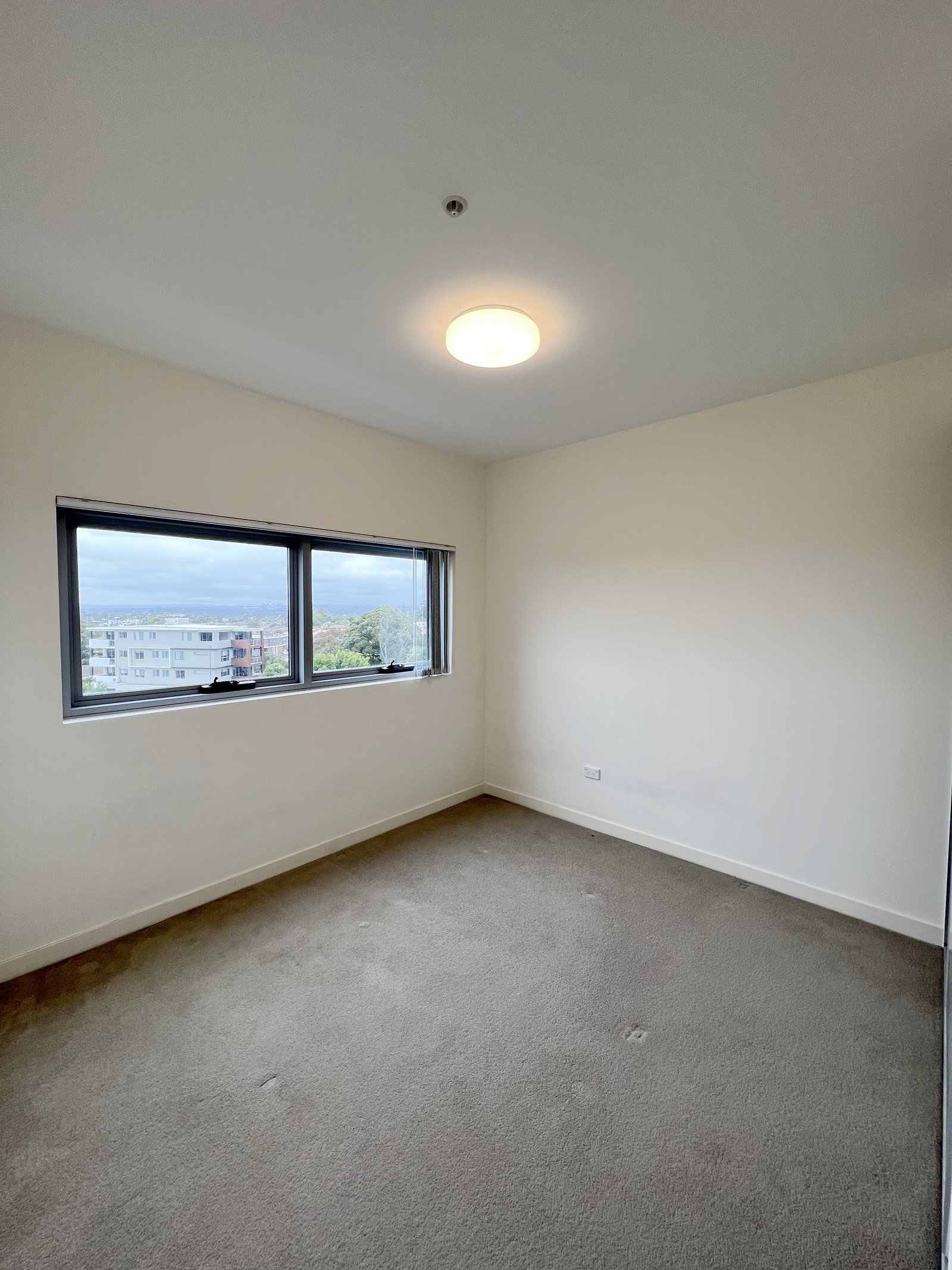 412/21 Treacy Street HURSTVILLE 4