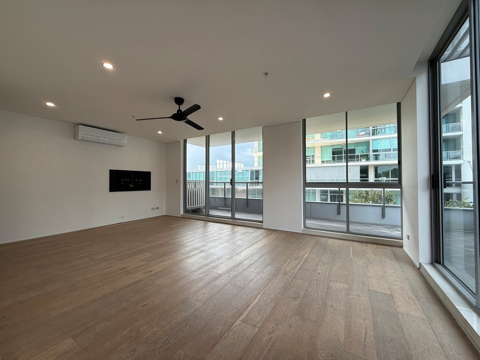 412/3 Como Crescent SOUTHPORT 1