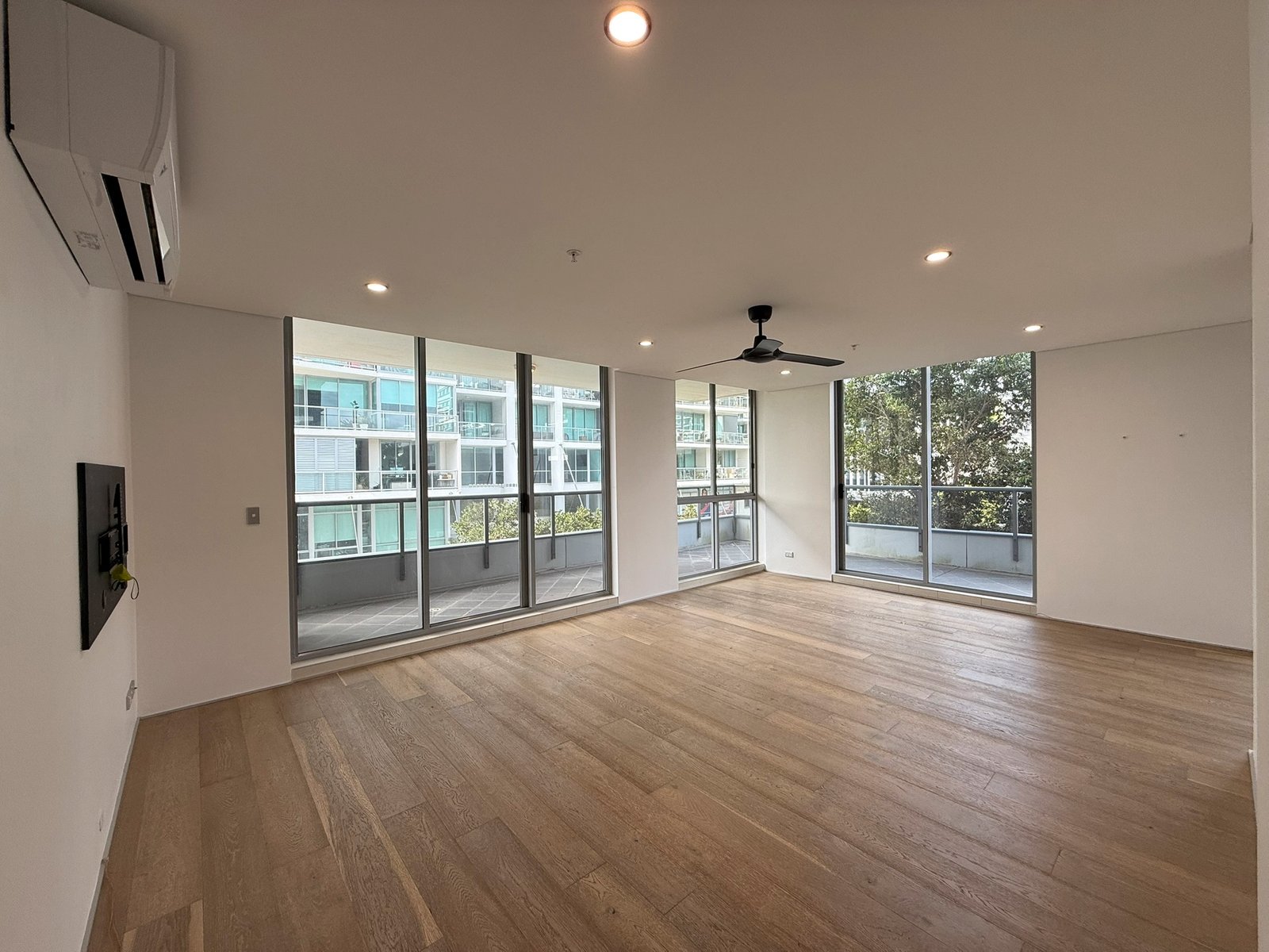 412/3 Como Crescent SOUTHPORT 2