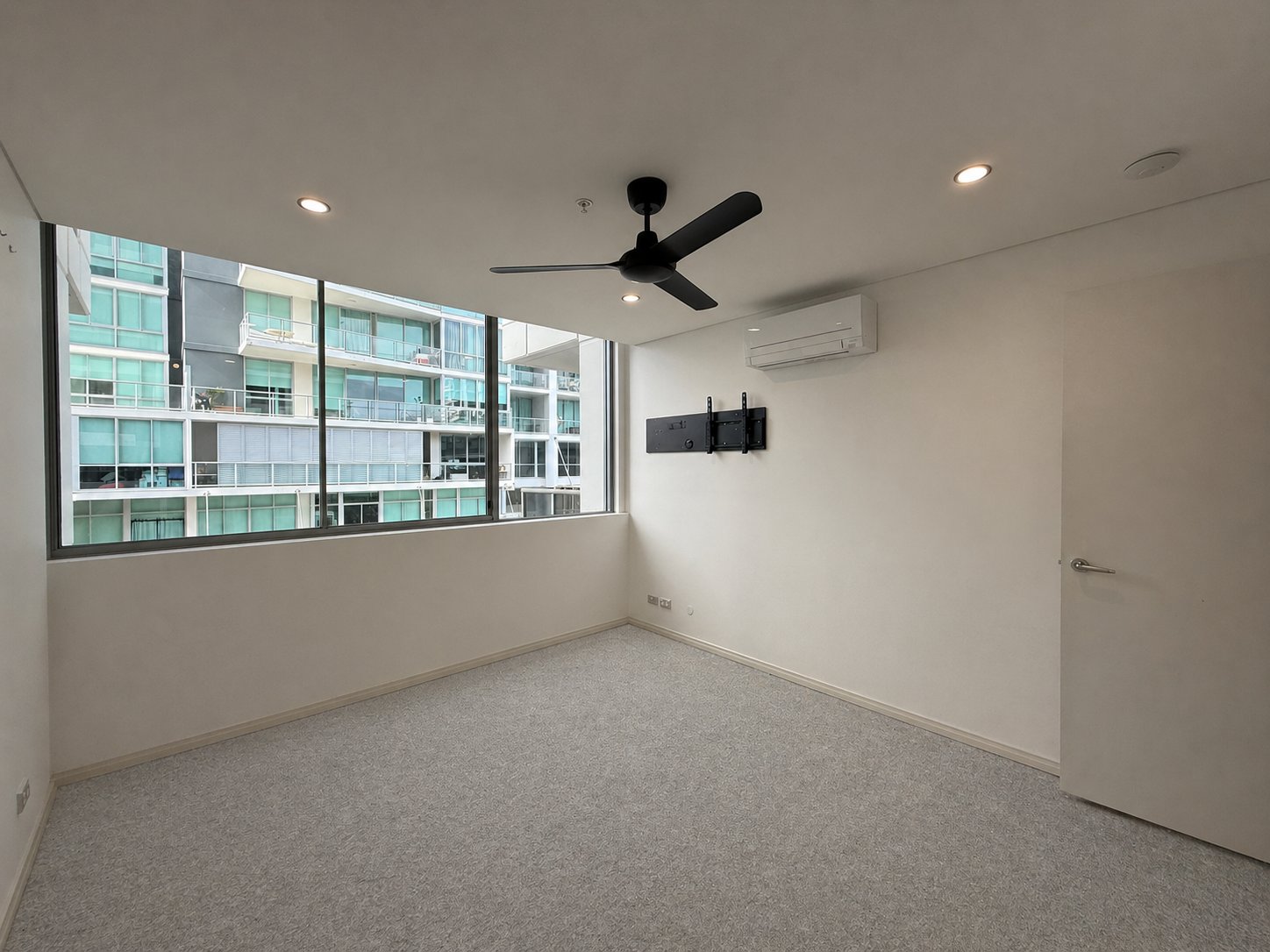 412/3 Como Crescent SOUTHPORT 6