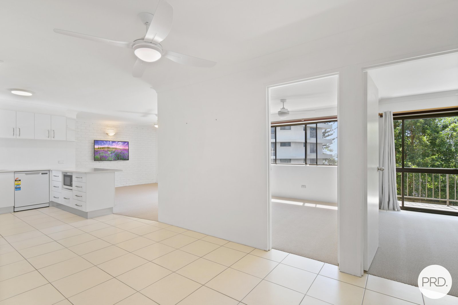 4/123 Golden Four Drive BILINGA 2