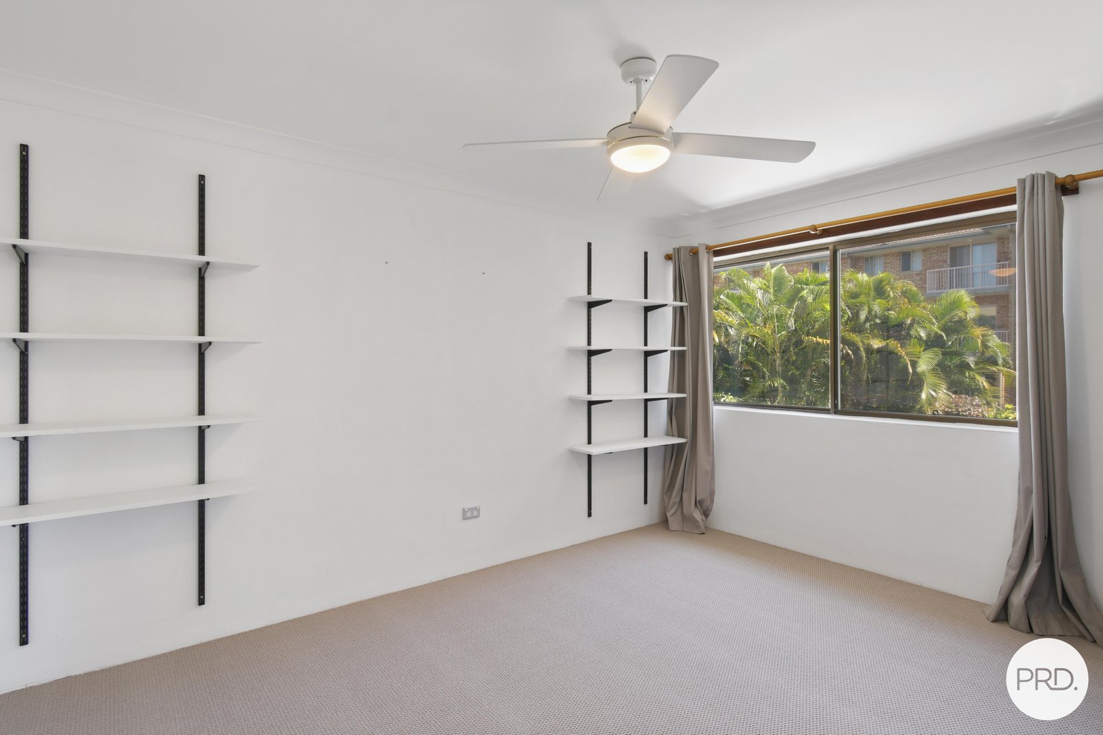 4/123 Golden Four Drive BILINGA 7