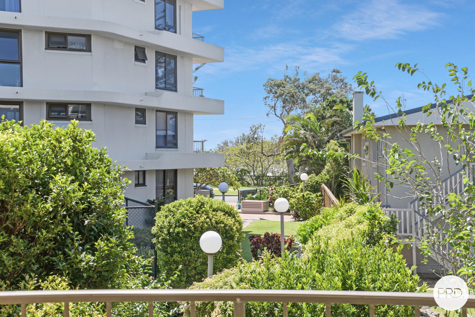 4/123 Golden Four Drive BILINGA 9