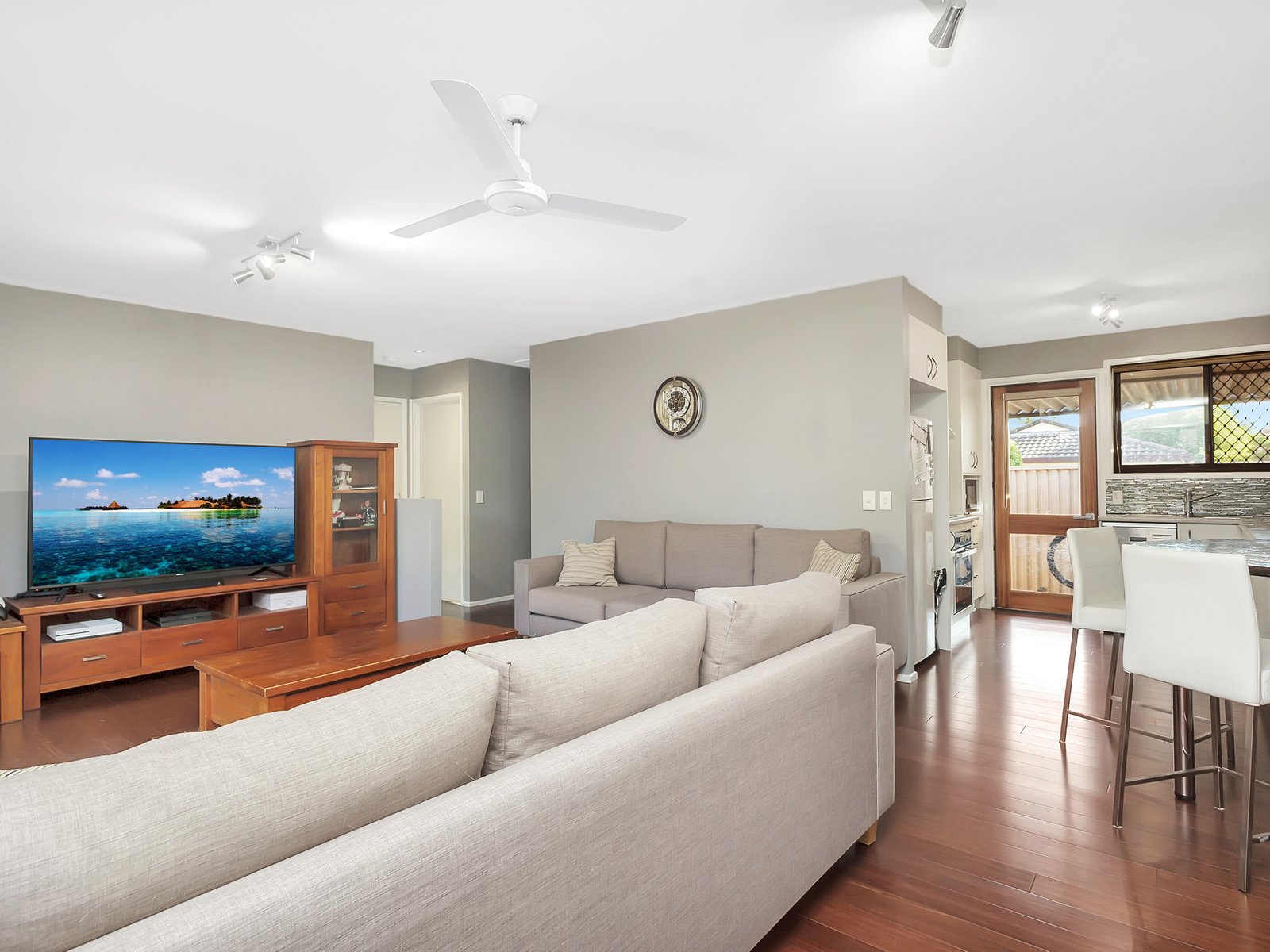 4/127 Sunshine Boulevard MERMAID WATERS 2