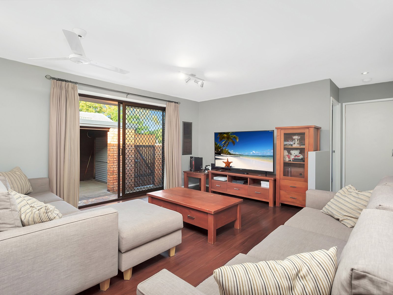 4/127 Sunshine Boulevard MERMAID WATERS 4