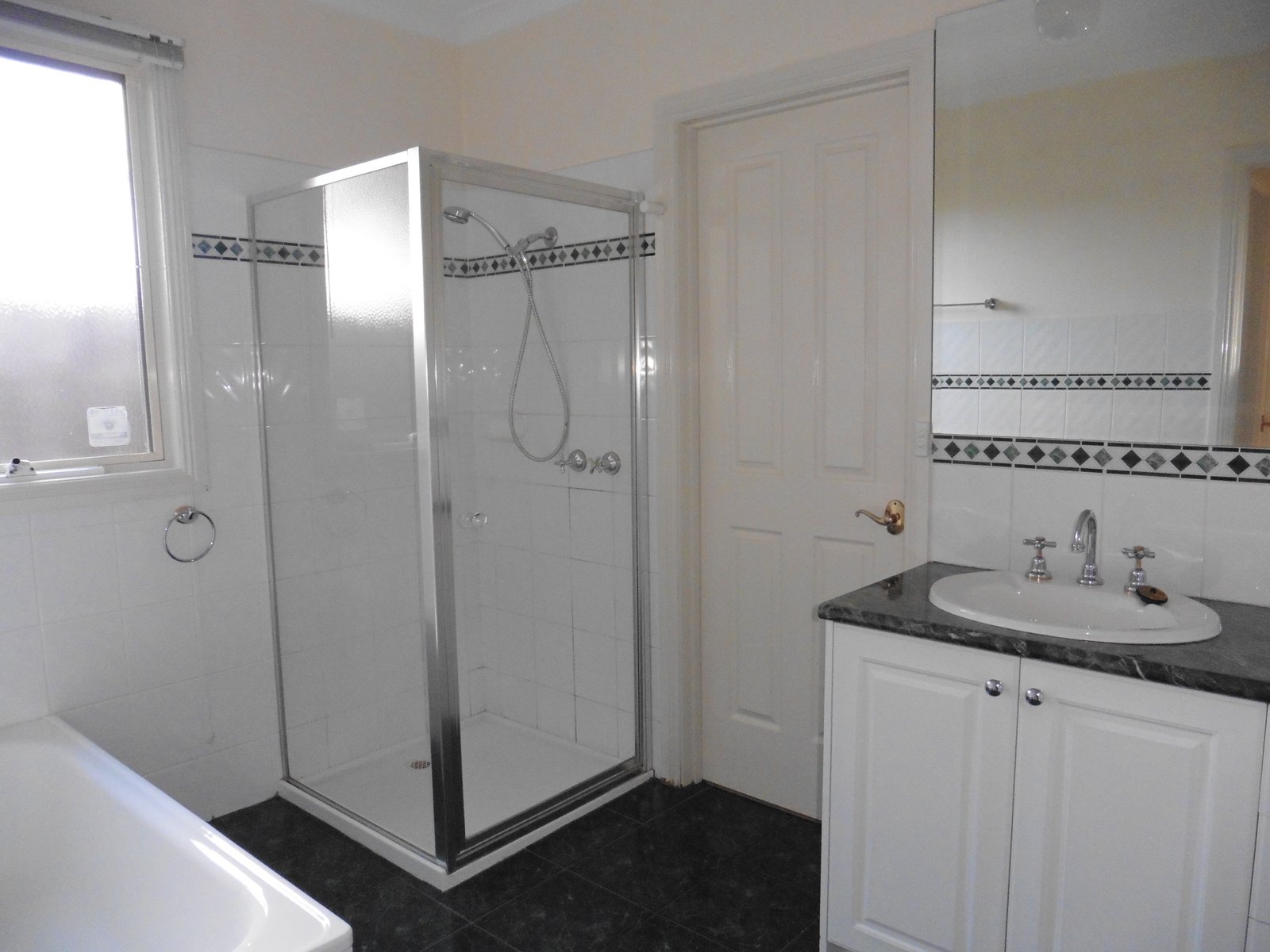 Gallery: 4/129 Balcombe Road