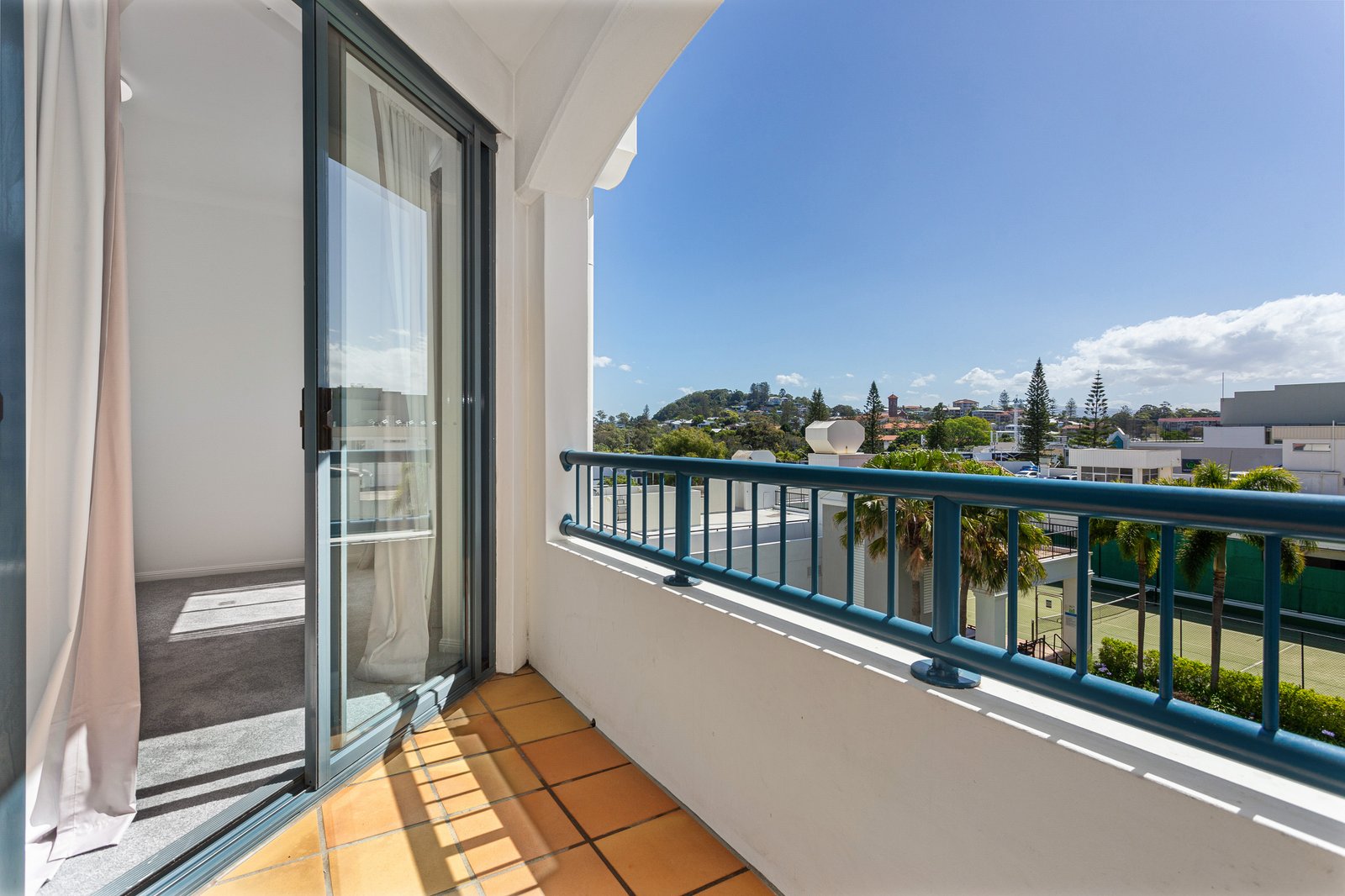 412/99 Griffith Street COOLANGATTA 2