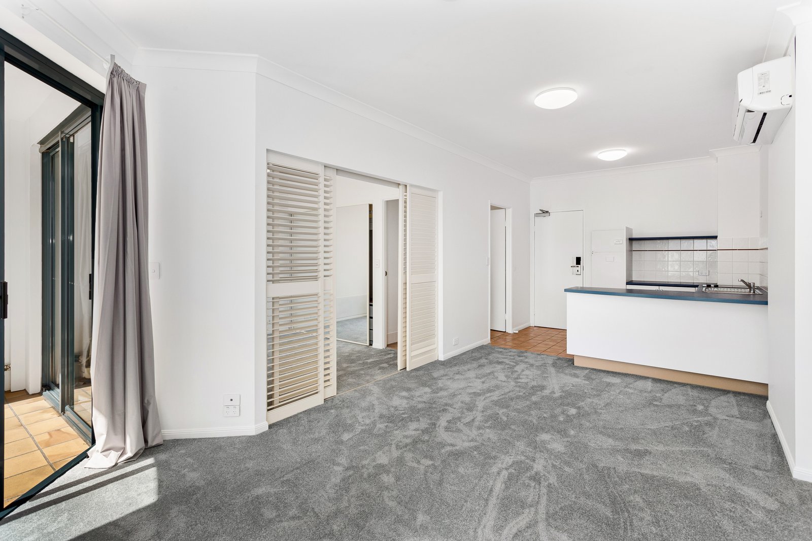 412/99 Griffith Street COOLANGATTA 3