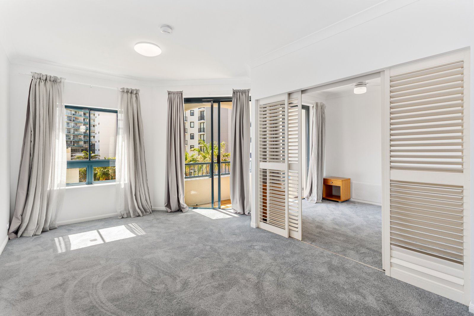 412/99 Griffith Street COOLANGATTA 5