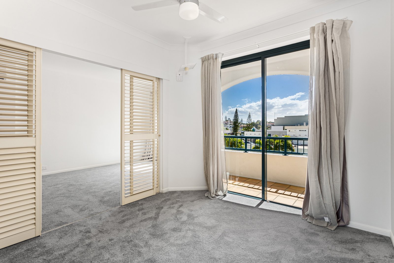 412/99 Griffith Street COOLANGATTA 6