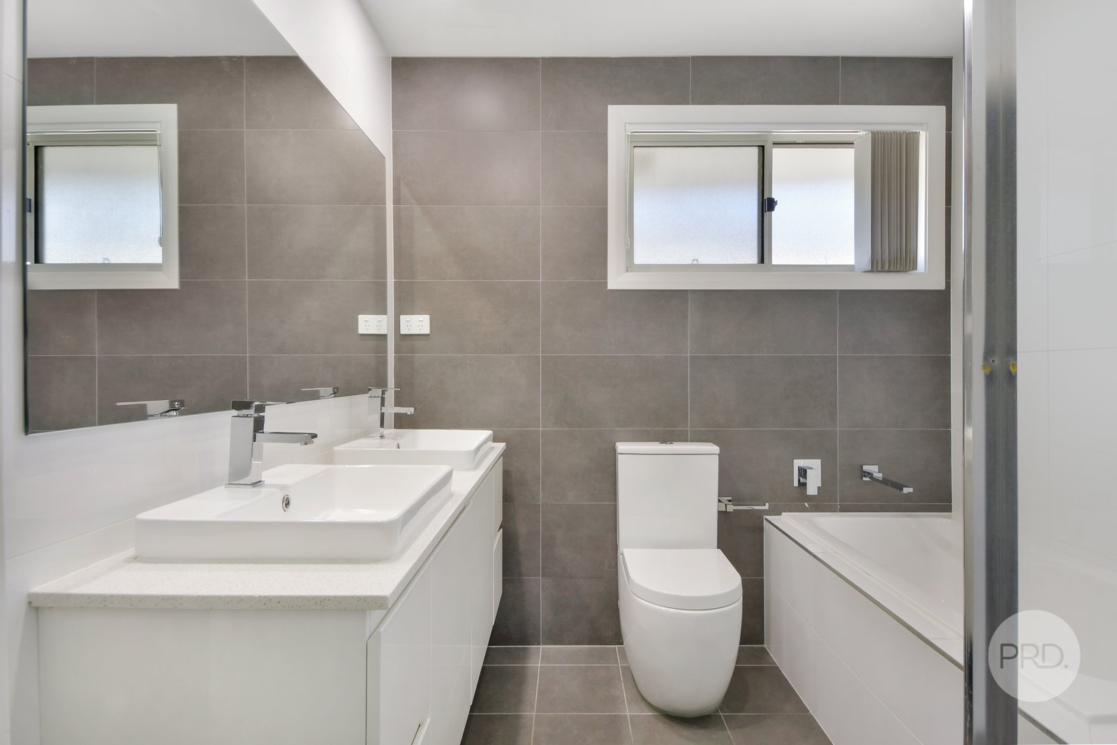 4/13 Algie Crescent KINGSWOOD 9