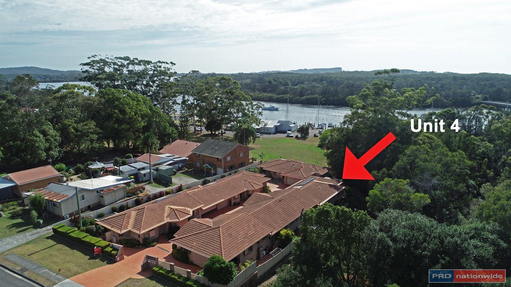 4/13 Bold Street LAURIETON 9