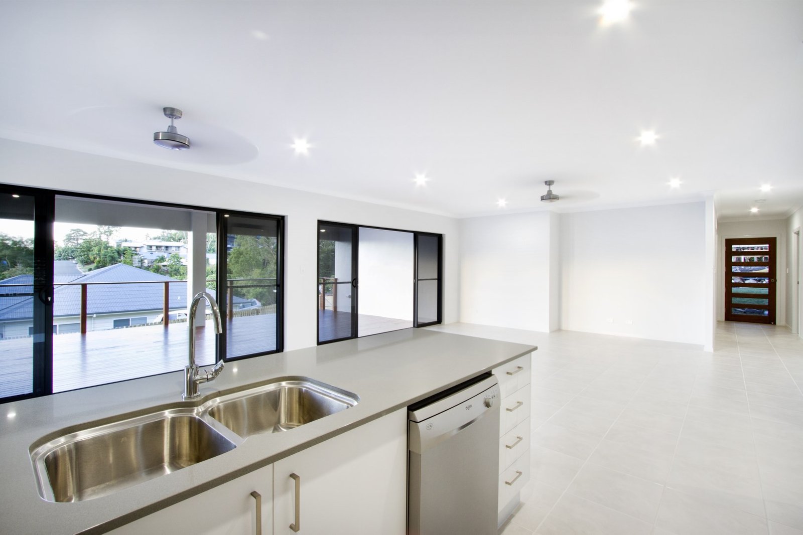 4/13 Border Drive CANNONVALE 6