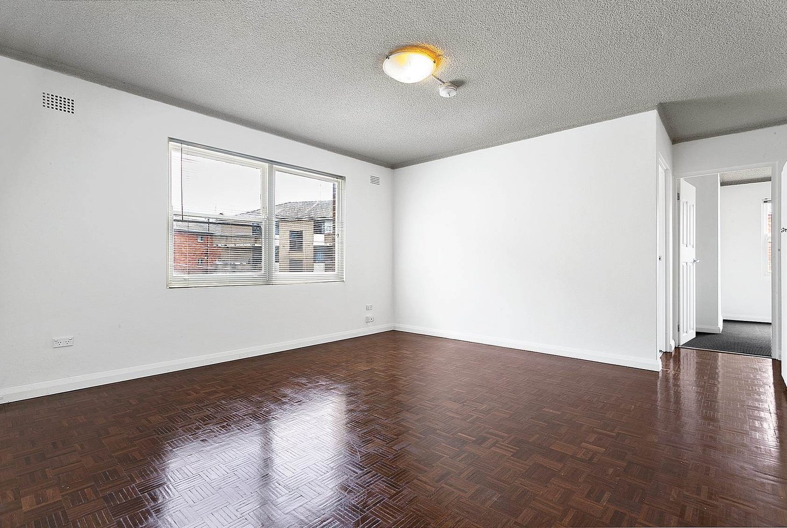 4/13 Brittain Crescent HILLSDALE 1