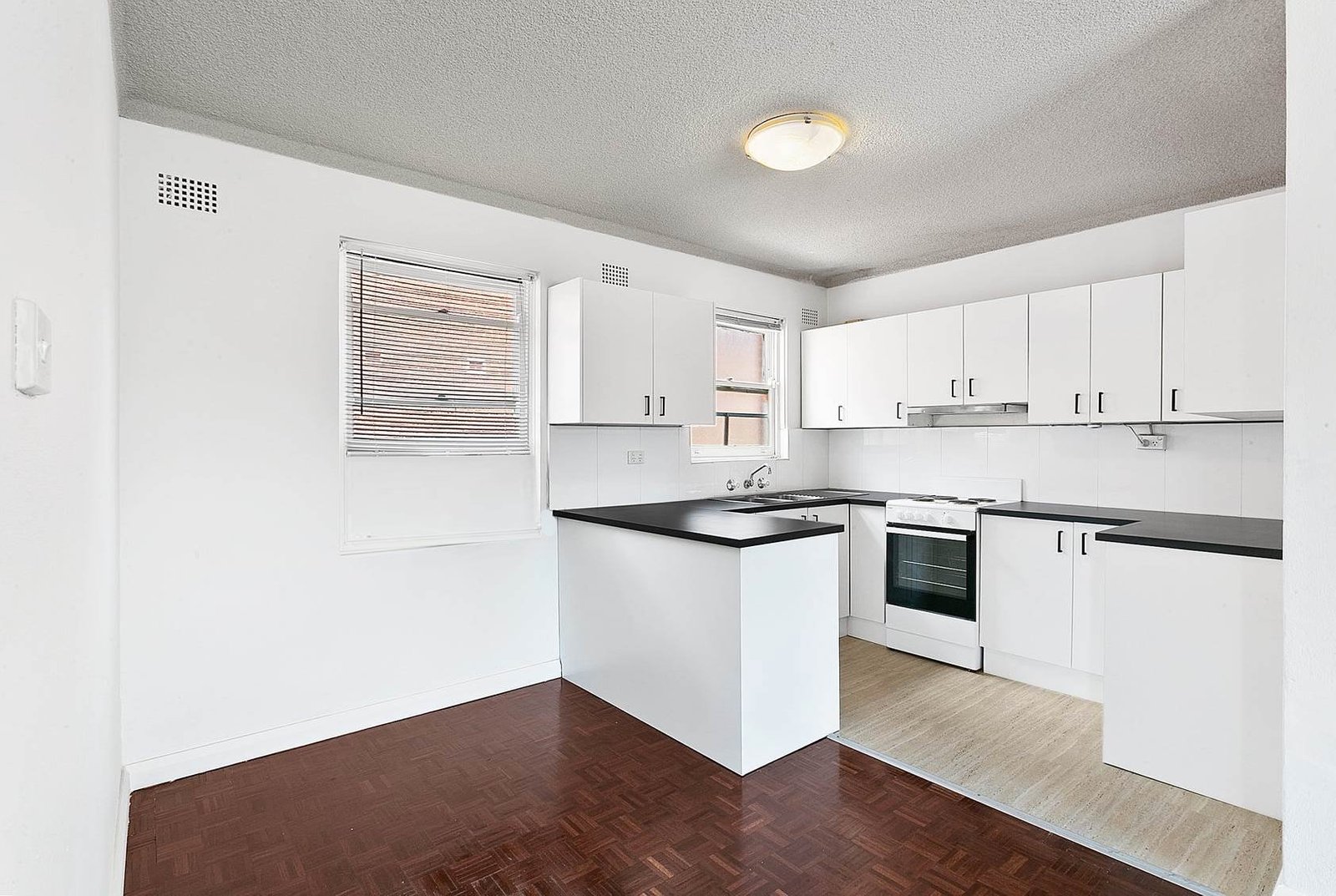 4/13 Brittain Crescent HILLSDALE 2